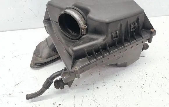 Opel Zafira C Air filter box 13311896