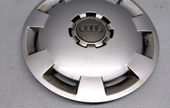 Audi A6 S6 C5 4B R15 wheel hub/cap/trim 8E0601147A