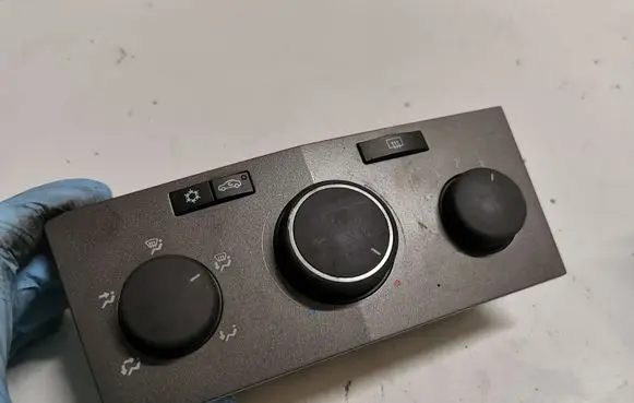 Opel Zafira B Climate control unit
