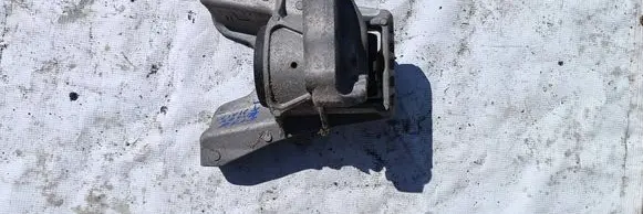 Honda Civic X Engine mounting bracket