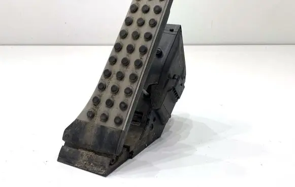 Mercedes-Benz GLE W167 Accelerator throttle pedal A2053000104