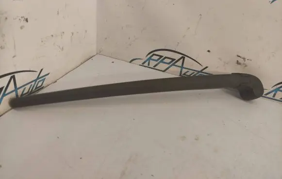 Front wiper blade arm