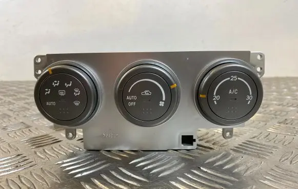Subaru Impreza II Climate control unit 72311FE080 A0200068A02001 6F23
