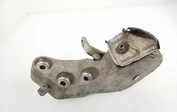 Maserati Quattroporte Engine mounting bracket
