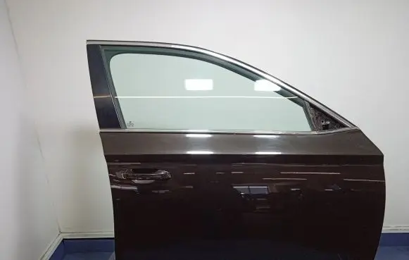 Skoda Superb B6 (3T) Front door
