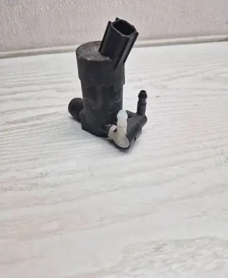 Volvo XC70 Windscreen/windshield washer pump 1655C E6F0 1S7118K624FE