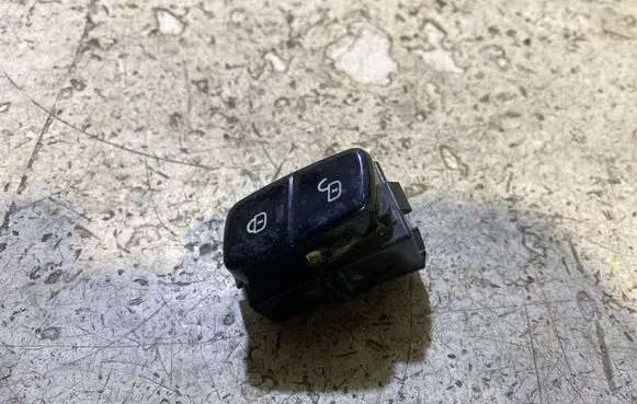 Volvo XC90 Central locking switch button 