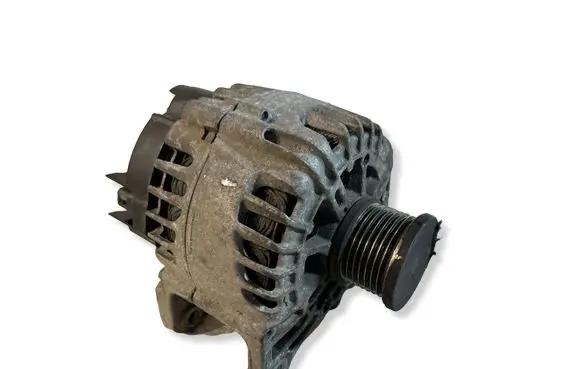 Renault Megane III Generator/alternator 231007033R 2606523B 213032310