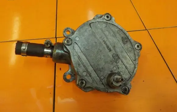 BMW X5 E53 Vacuum pump 7525075