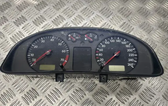 Speedometer (instrument cluster)