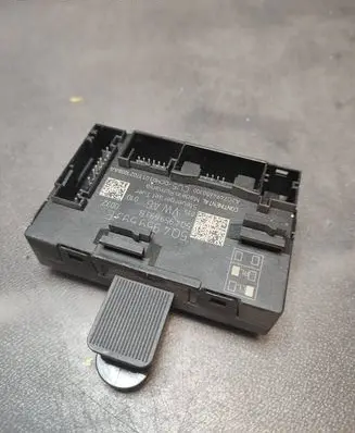 Volkswagen PASSAT B8 Other control units/modules 5Q4959593E