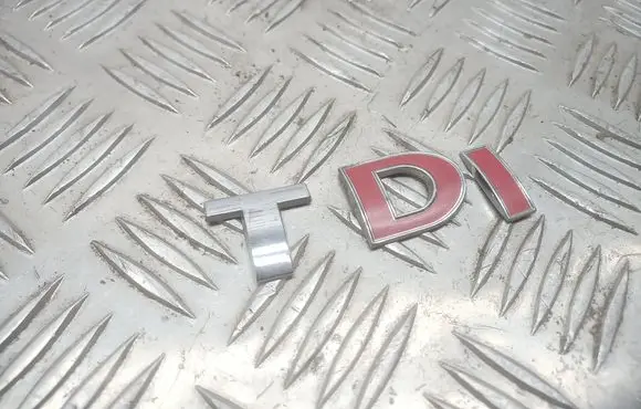 Volkswagen PASSAT B5.5 Manufacturers badge/model letters 