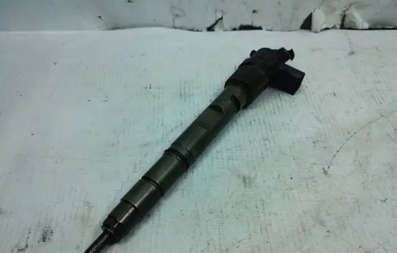 Fuel injector