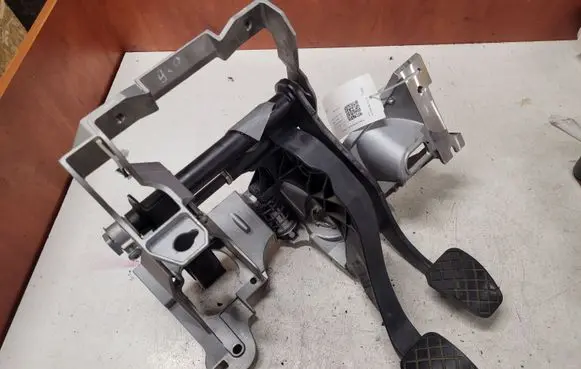 Audi A4 S4 B8 8K Pedal assembly 8K2721117 8K2721316A 8K2721140A