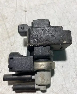 Hyundai Tucson JM Turbo solenoid valve 36611200