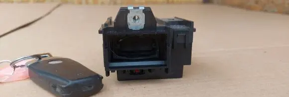Volkswagen PASSAT B6 Ignition lock contact 3C0905843
