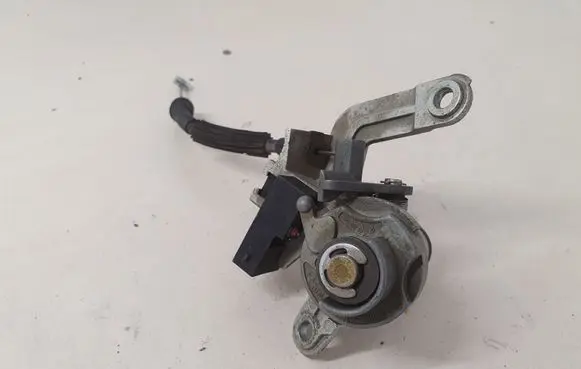 Audi A8 S8 D3 4E Tailgate exterior lock 4E0827573