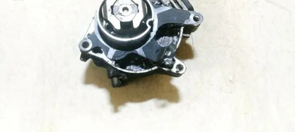 Alfa Romeo Giulietta Vacuum pump 55221325