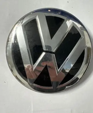 Volkswagen Polo VI Manufacturer badge logo/emblem 2G0853601A 3G0853601A