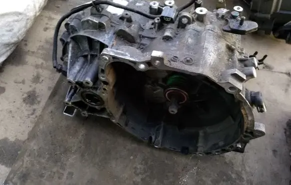 Mitsubishi Space Star Manual 5 speed gearbox MR915426