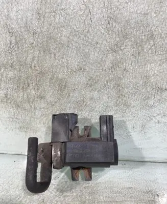 Audi A6 S6 C6 4F Turbo solenoid valve 8e0906627c
