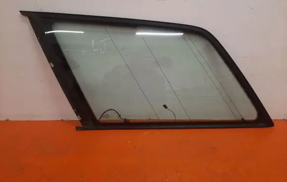 Volkswagen Crafter Rear side window 43R-00137