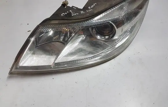 Skoda Octavia Mk2 (1Z) Headlight/headlamp 