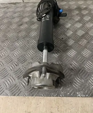 BMW X5 F15 Rear shock absorber/damper 6867870