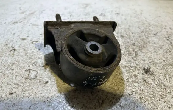 Toyota RAV 4 (XA30) Engine mount bracket