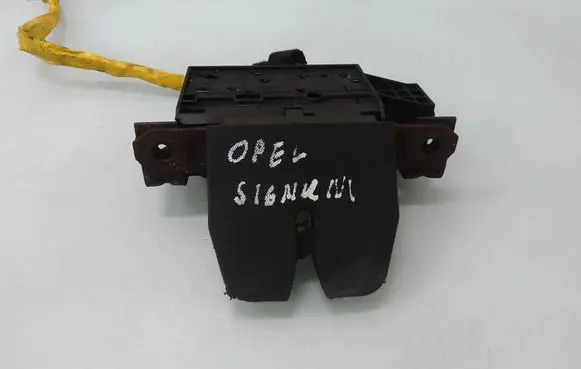 Loading door lock