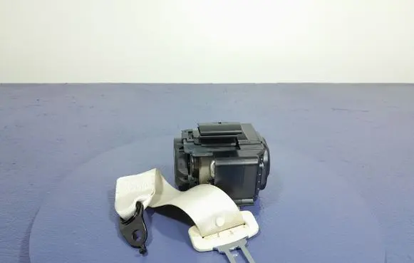 Audi A4 S4 B7 8E 8H Front seatbelt 7434183