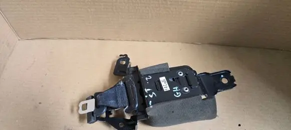 Mazda 6 Middle seatbelt (rear) GS2A
