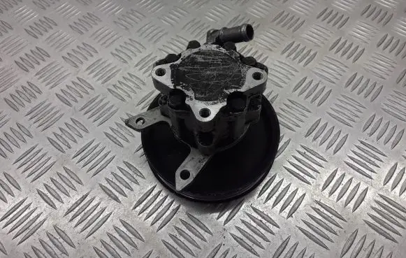 BMW 3 E46 Power steering pump CS1067
