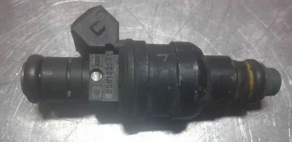Audi A6 S6 C5 4B Fuel injector 058133551 280150447