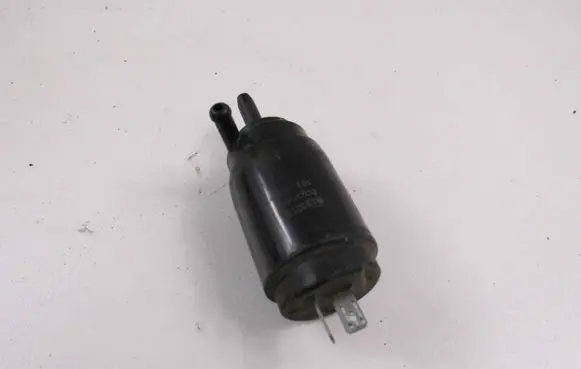 Opel Omega A Windscreen/windshield washer pump