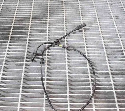 Mercedes-Benz GLA W156 X156 ABS brake wheel speed sensor A2465402510