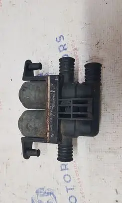 BMW 5 E39 Coolant heater control valve 8374995 64128374995