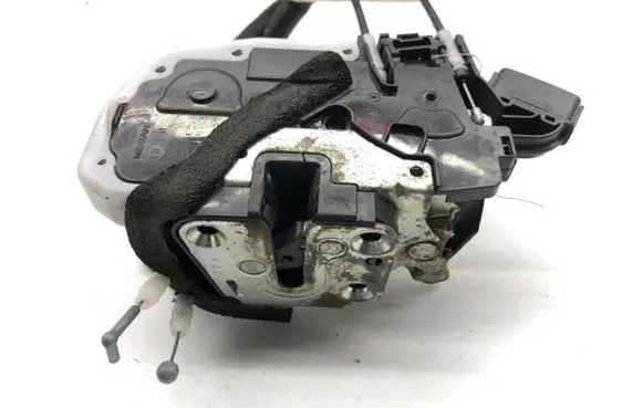Infiniti Q50 Front door lock 