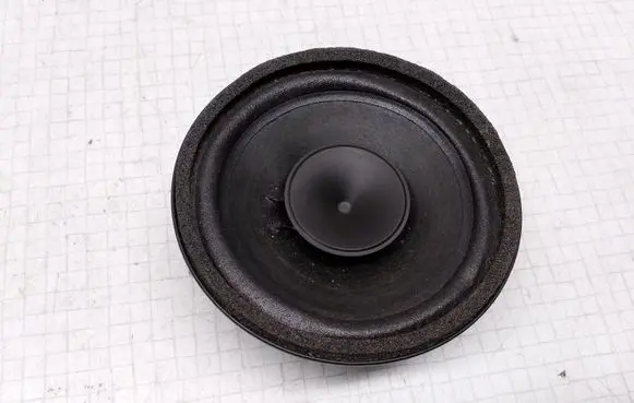 Volkswagen Golf III Subwoofer speaker