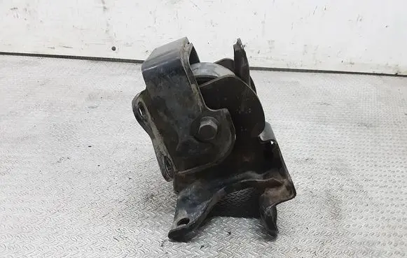 Hyundai Santa Fe Engine mount bracket