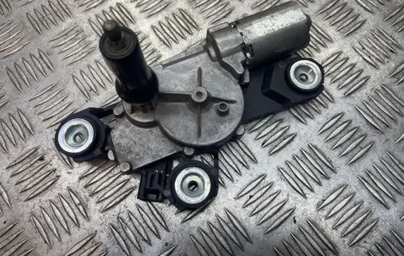 Ford Focus Rear window wiper motor 0390201822 30699261