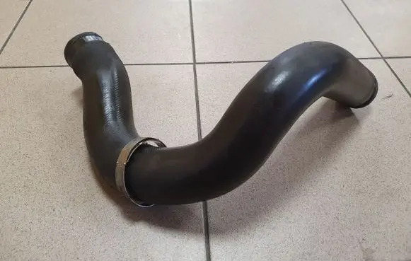 Nissan X-Trail T31 Intercooler hose/pipe