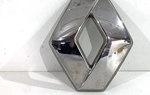 Renault Master III Manufacturer badge logo/emblem 628904053R