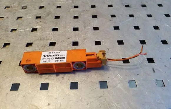Volvo XC90 Airbag deployment crash/impact sensor 8651754 004272 241102