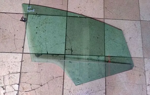 Peugeot 3008 I Sliding door window/glass 