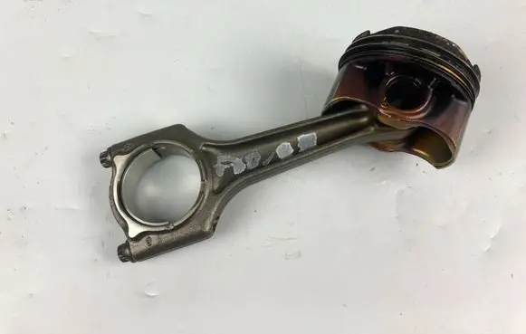 Mini Cooper Countryman F60 Piston with connecting rod 7610223