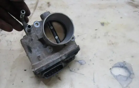Suzuki SX4 S-Cross Throttle body valve 