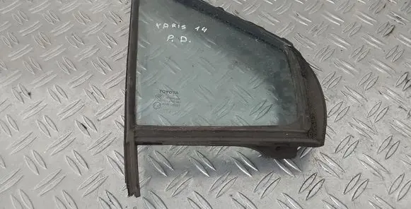 Toyota Yaris Front door vent window glass four-door 43R00097