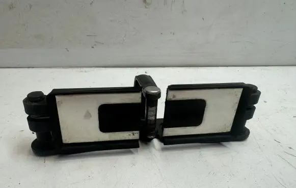 Bentley Continental Loading door lock loop/hook striker 3D5827517C