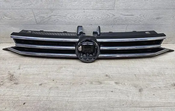 Volkswagen Touran III Front bumper upper radiator grill 5TA853653G